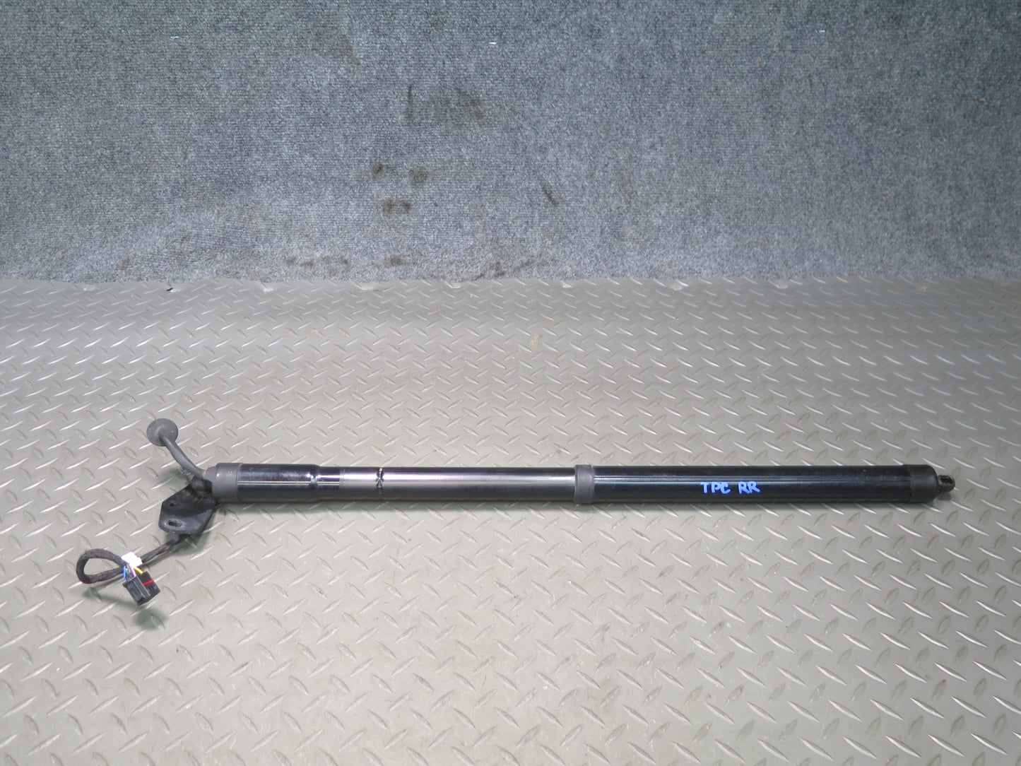 2011-2014 Porsche Cayenne 958 Rear Trunk Hatch Strut Shock Left Right Side Set