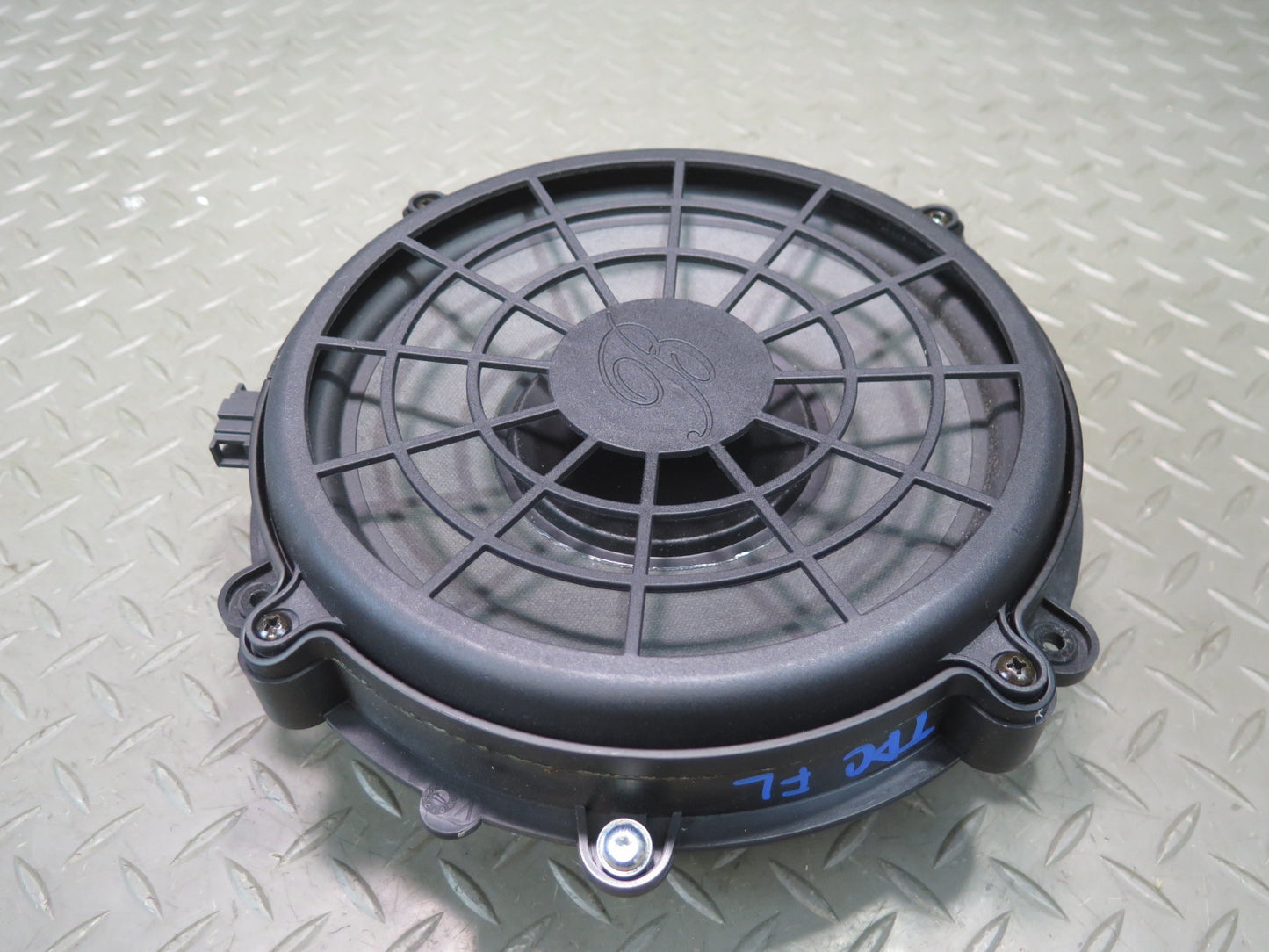 11-18 Porsche Cayenne 958 Front Right Left Side Door Audio Speaker Burmester Set