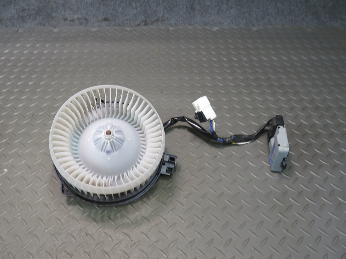 01-05 Lexus JCE10L IS300 A/C Heater Blower Motor Fan w Control Module Set OEM