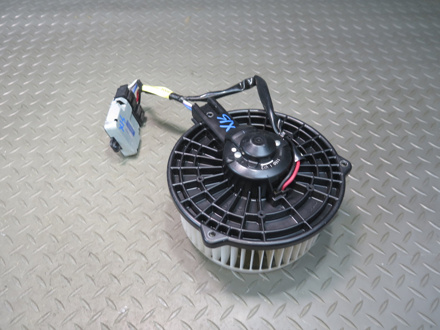 01-05 Lexus JCE10L IS300 A/C Heater Blower Motor Fan w Control Module Set OEM