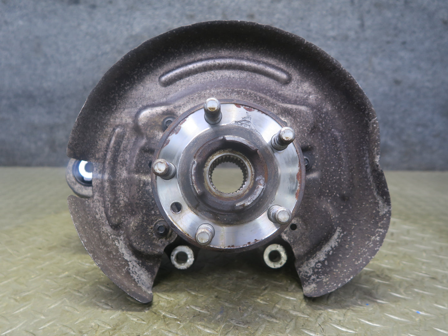 2012-2015 Range Rover Evoque L538 AWD Rear Left Spindle Knuckle Wheel Hub