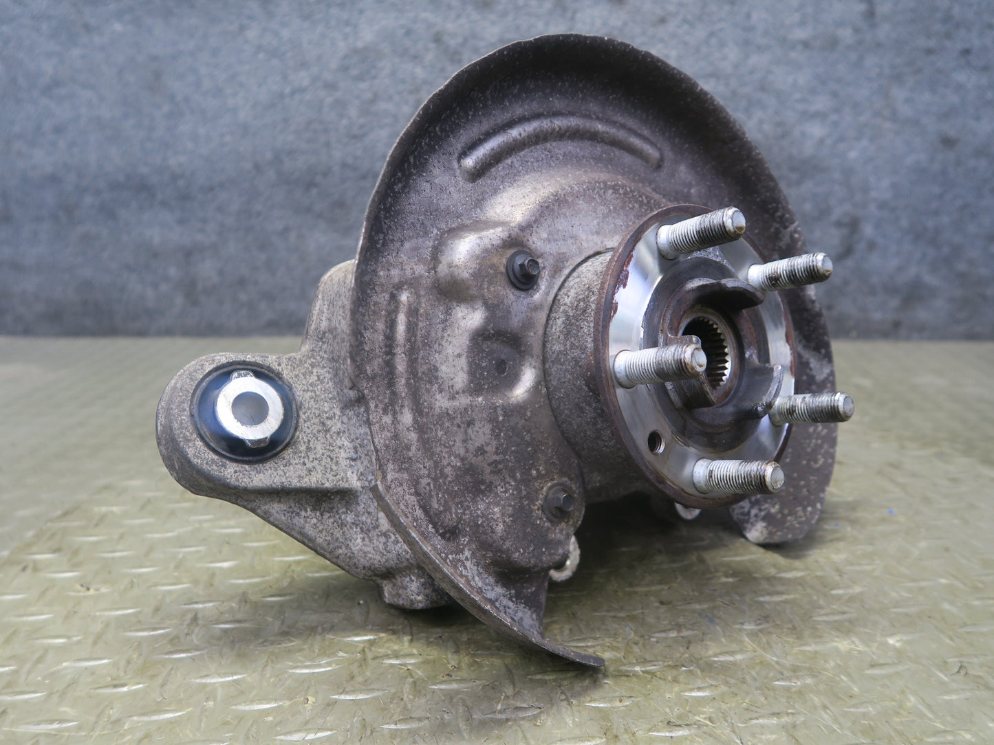 2012-2015 Range Rover Evoque L538 AWD Rear Left Spindle Knuckle Wheel Hub