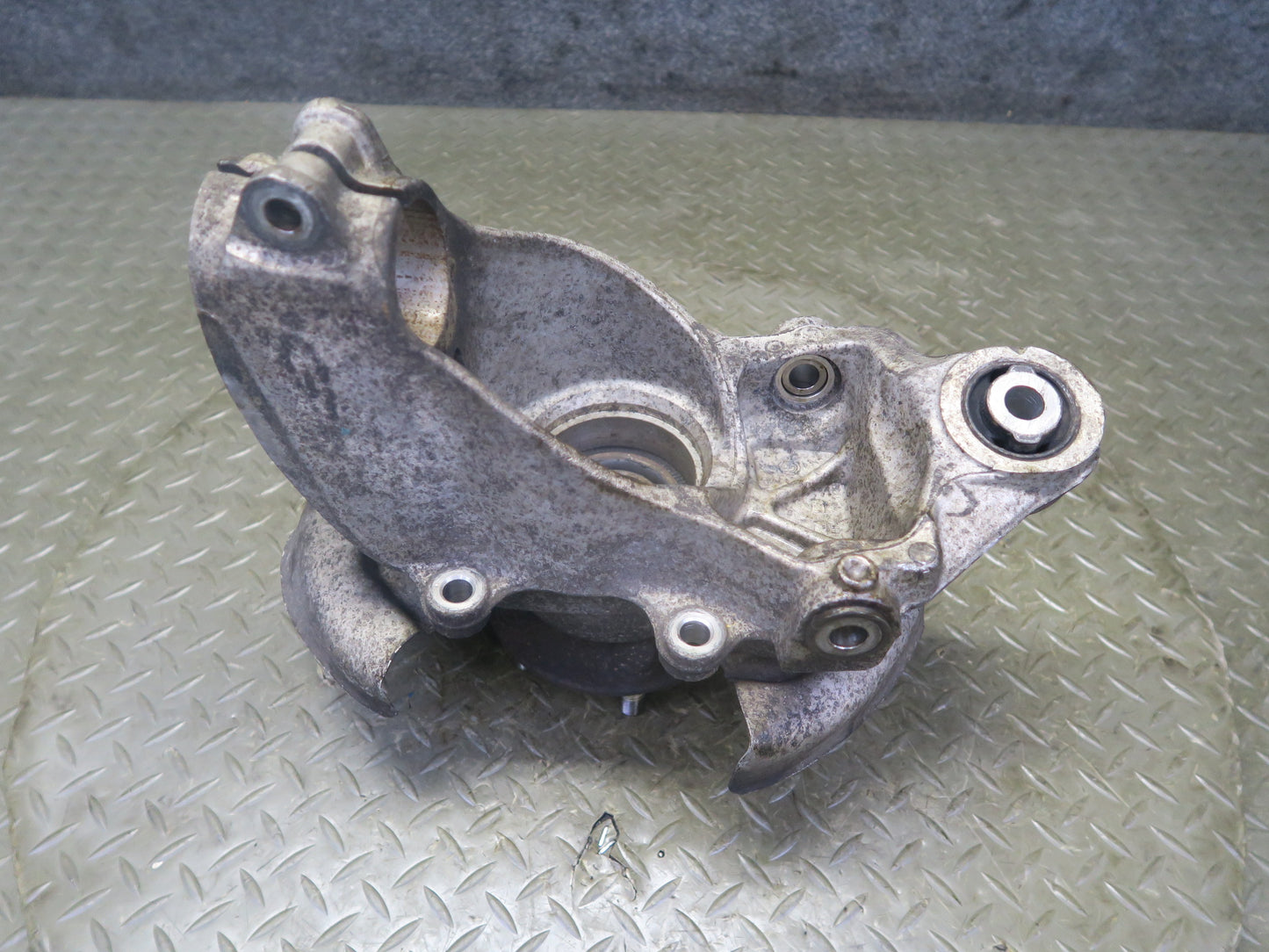 2012-2015 Range Rover Evoque L538 AWD Rear Left Spindle Knuckle Wheel Hub