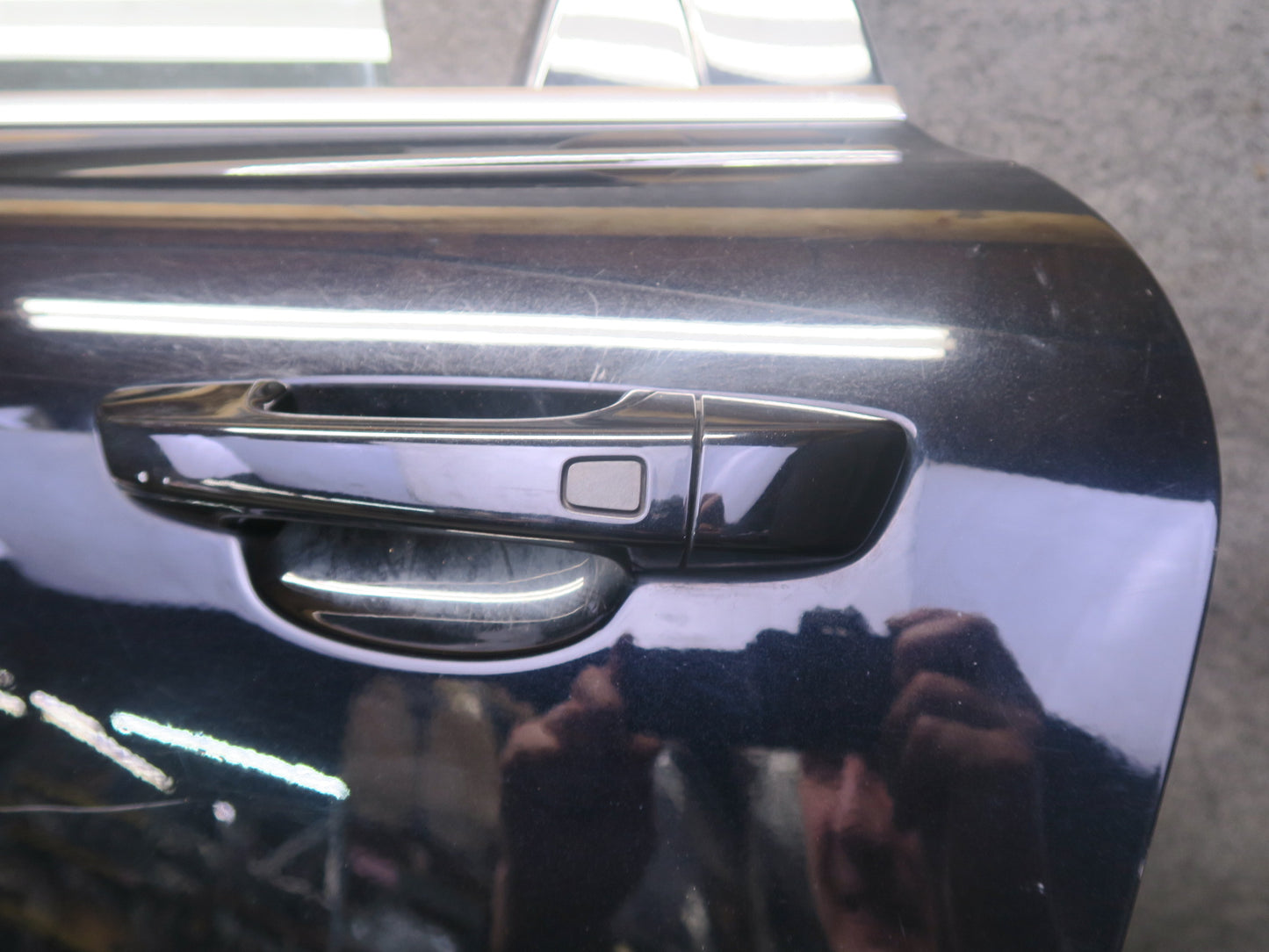 2011-2018 Porsche Cayenne 958 Rear Left Side Door Shell Panel W/ Glass Black
