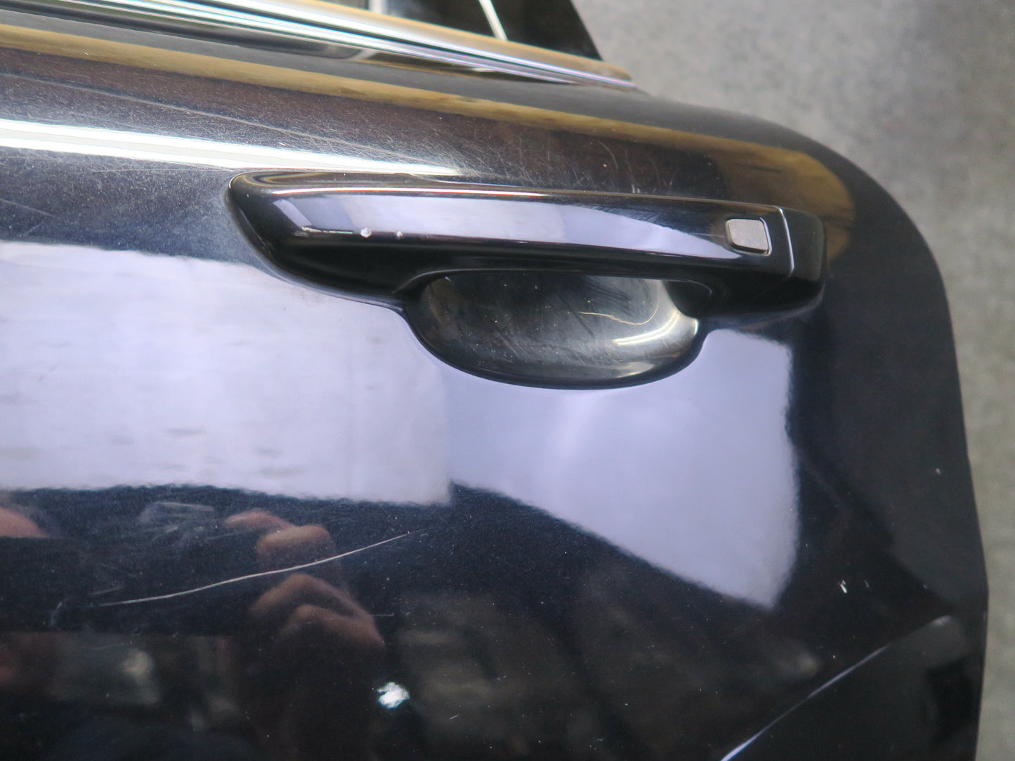 2011-2018 Porsche Cayenne 958 Rear Left Side Door Shell Panel W/ Glass Black