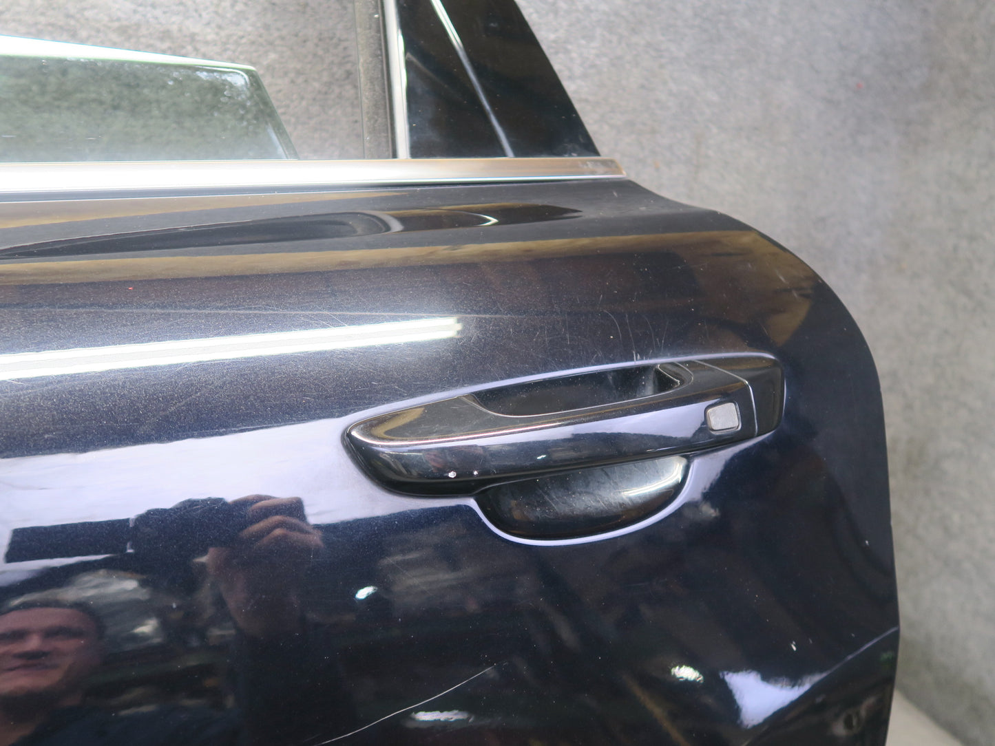 2011-2018 Porsche Cayenne 958 Rear Left Side Door Shell Panel W/ Glass Black