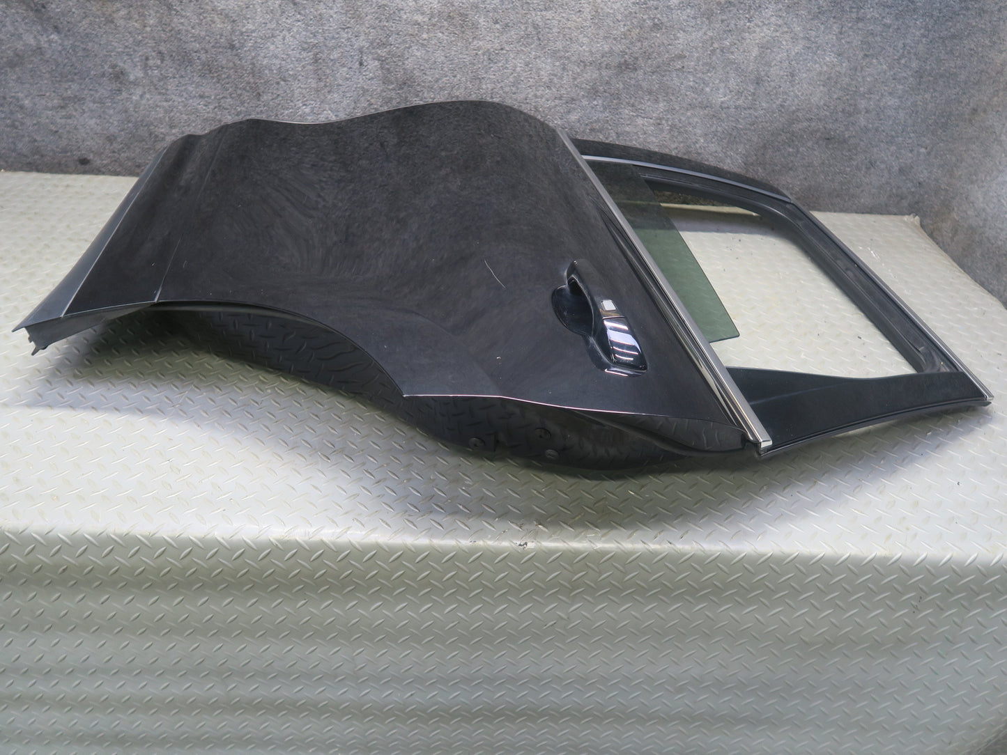 2011-2018 Porsche Cayenne 958 Rear Left Side Door Shell Panel W/ Glass Black