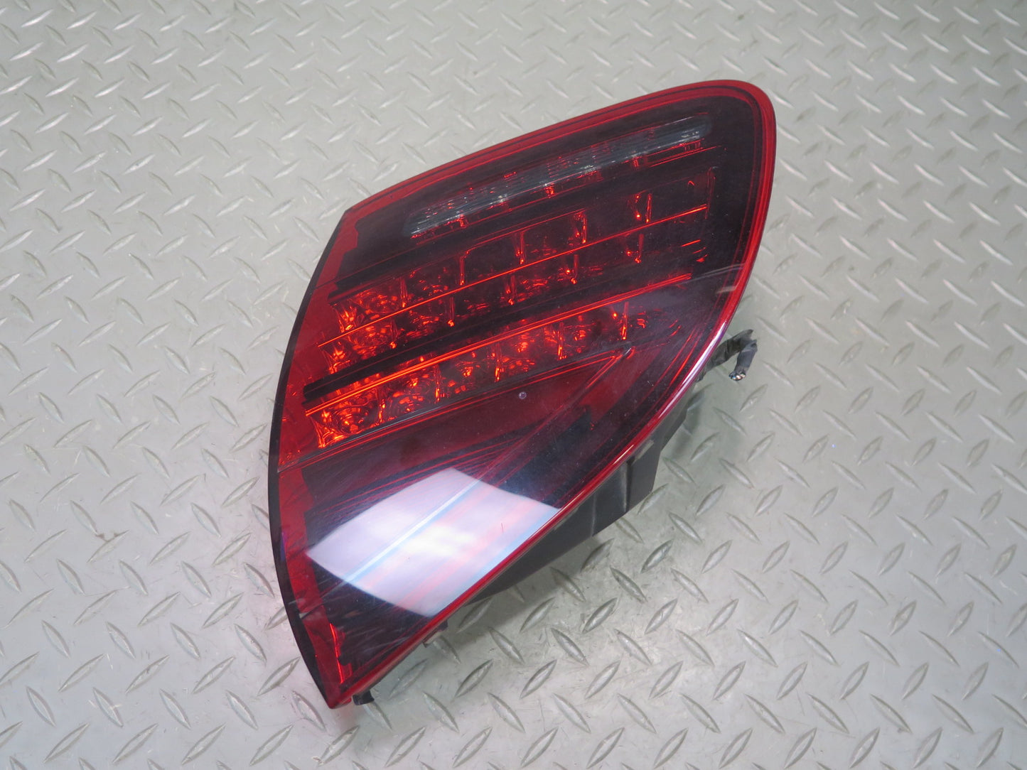 2011-2014 Porsche Cayenne 958 Rear Right Pass Side Inner Tail Light Lamp