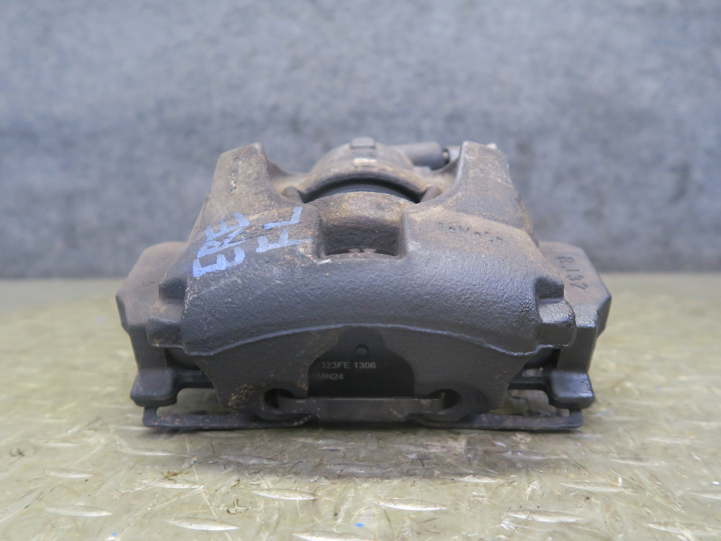 2012-2015 Range Rover Evoque L538 Front Left & Right Brake Caliper Set of 2