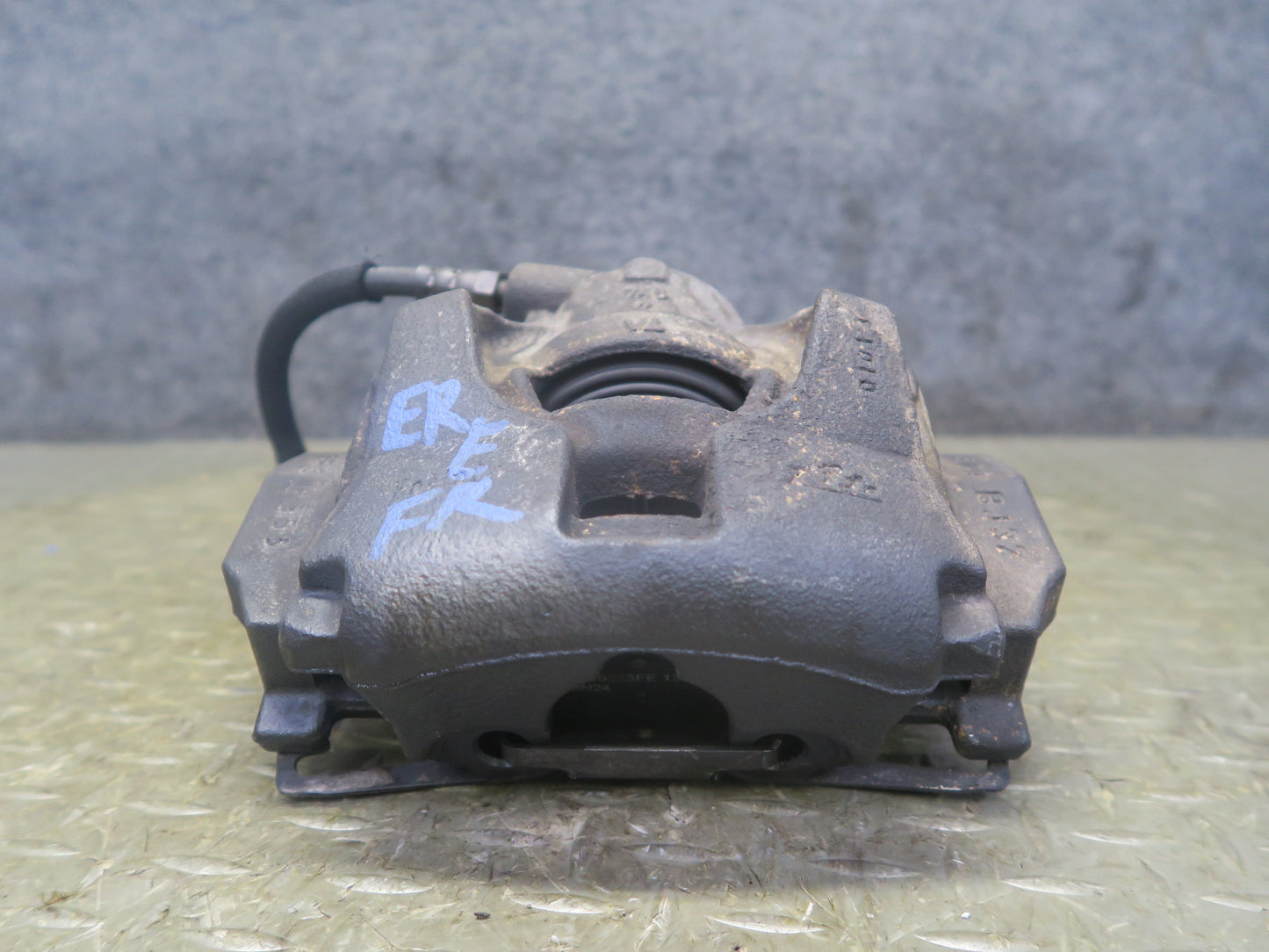 2012-2015 Range Rover Evoque L538 Front Left & Right Brake Caliper Set of 2