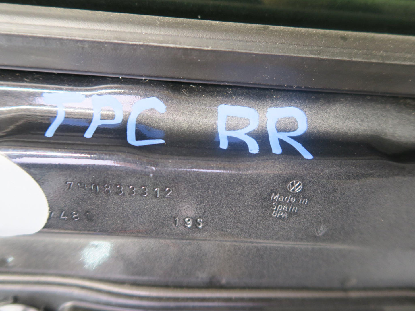 2011-2018 Porsche Cayenne 958 Rear Right Side Door Shell Panel W/ Glass Black