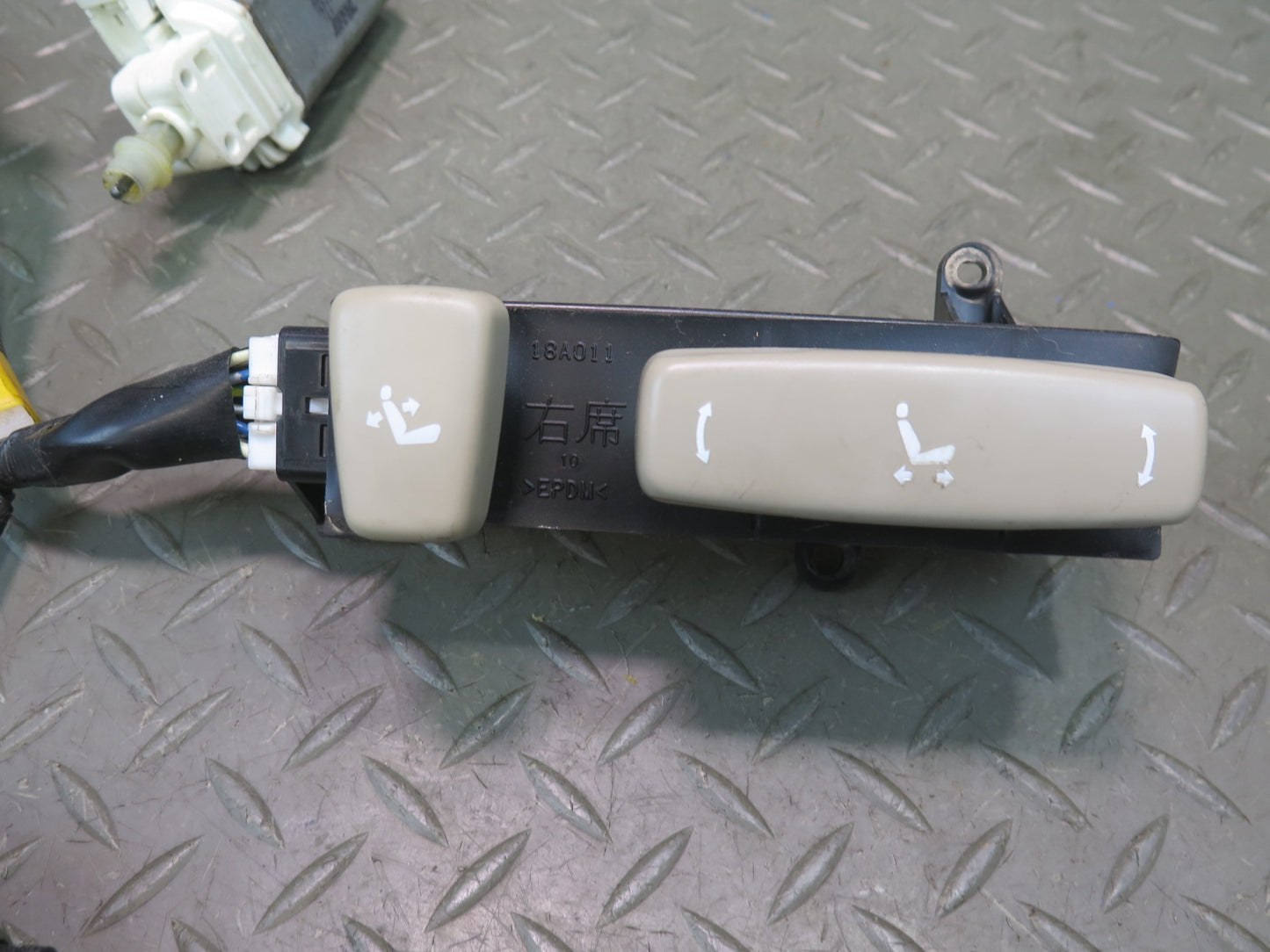 01-05 Lexus JCE10L IS300 Front Right Seat Adjustment Motor Switch Set OEM