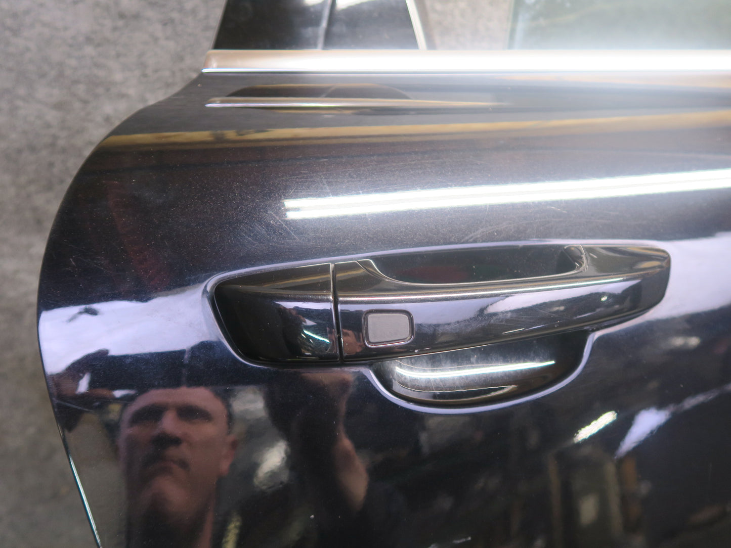 2011-2018 Porsche Cayenne 958 Rear Right Side Door Shell Panel W/ Glass Black