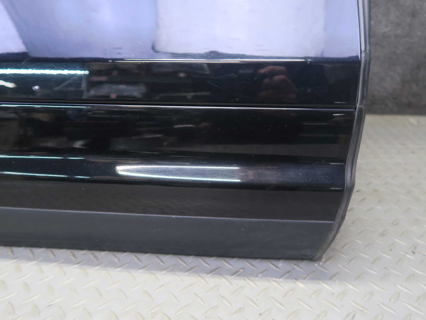 2011-2018 Porsche Cayenne 958 Rear Right Side Door Shell Panel W/ Glass Black