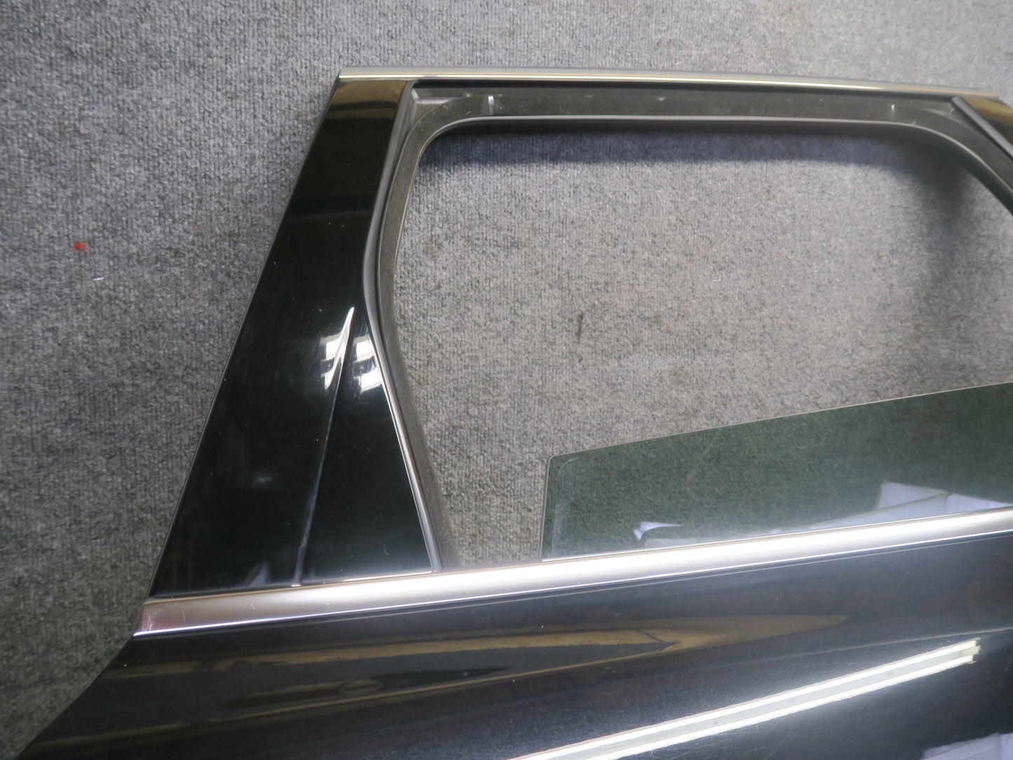 2011-2018 Porsche Cayenne 958 Rear Right Side Door Shell Panel W/ Glass Black