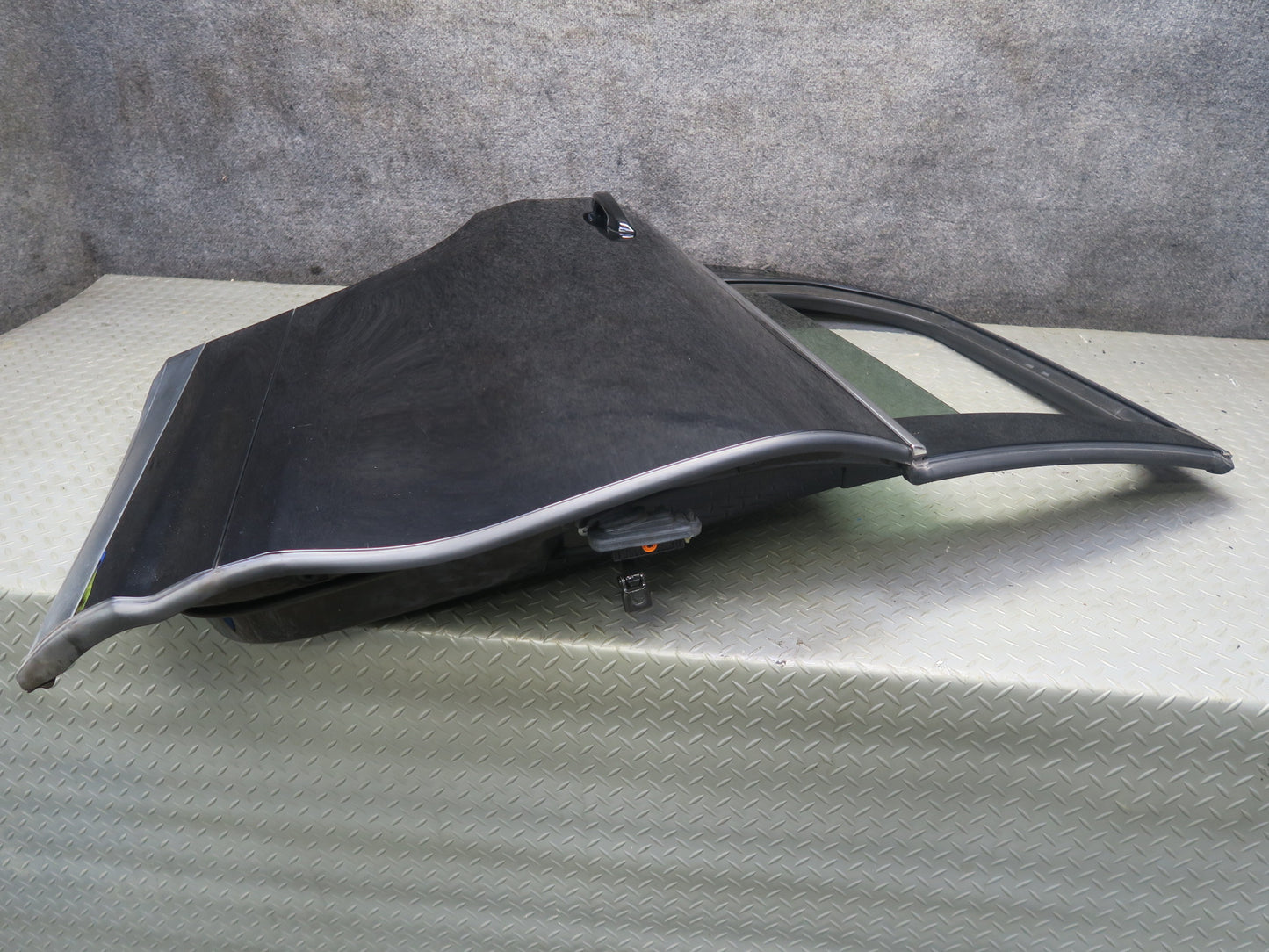 2011-2018 Porsche Cayenne 958 Rear Right Side Door Shell Panel W/ Glass Black