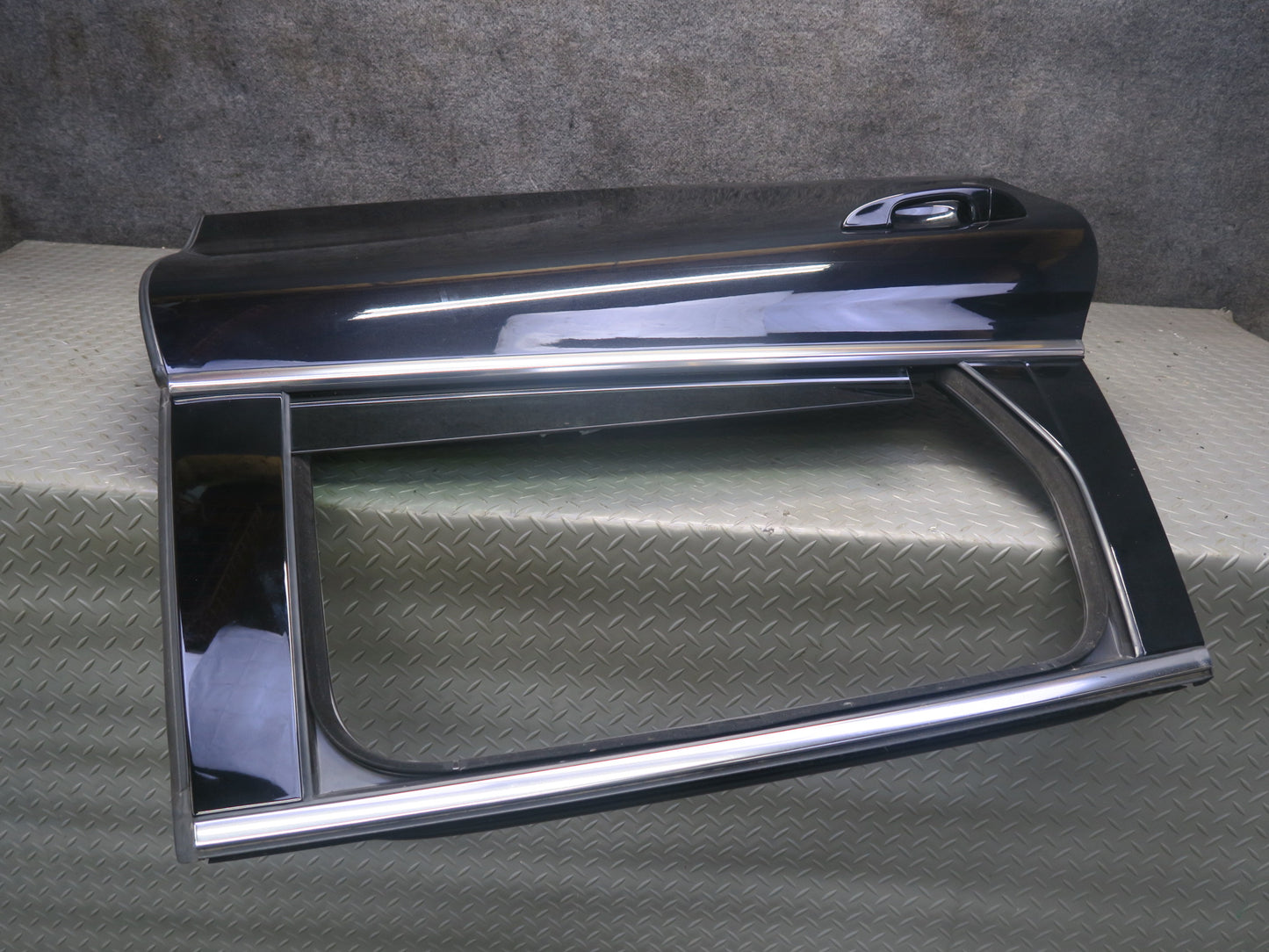 2011-2018 Porsche Cayenne 958 Rear Right Side Door Shell Panel W/ Glass Black