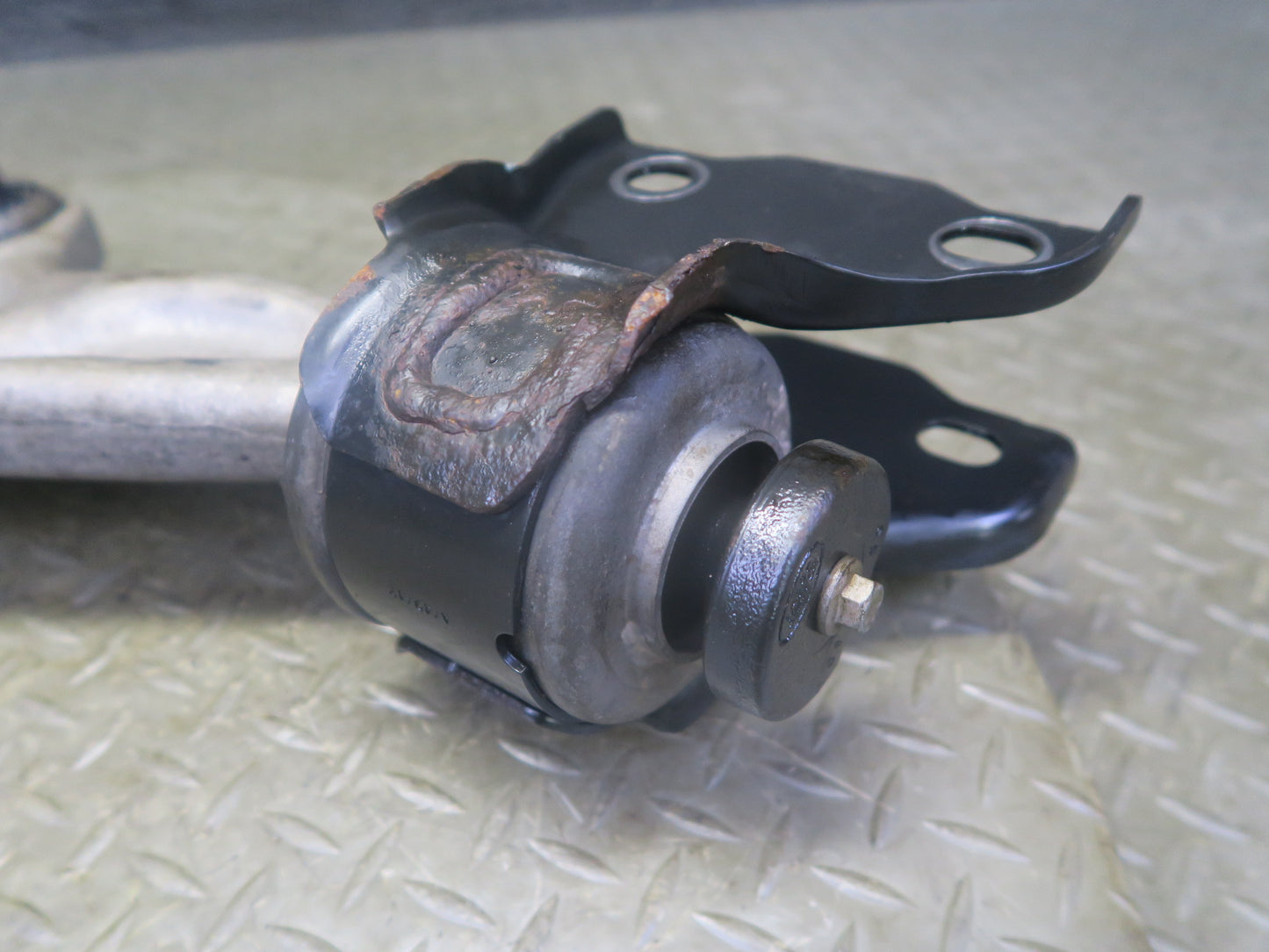 2012-2019 Range Rover Evoque L538 Front Right Suspension Lower Control Arm