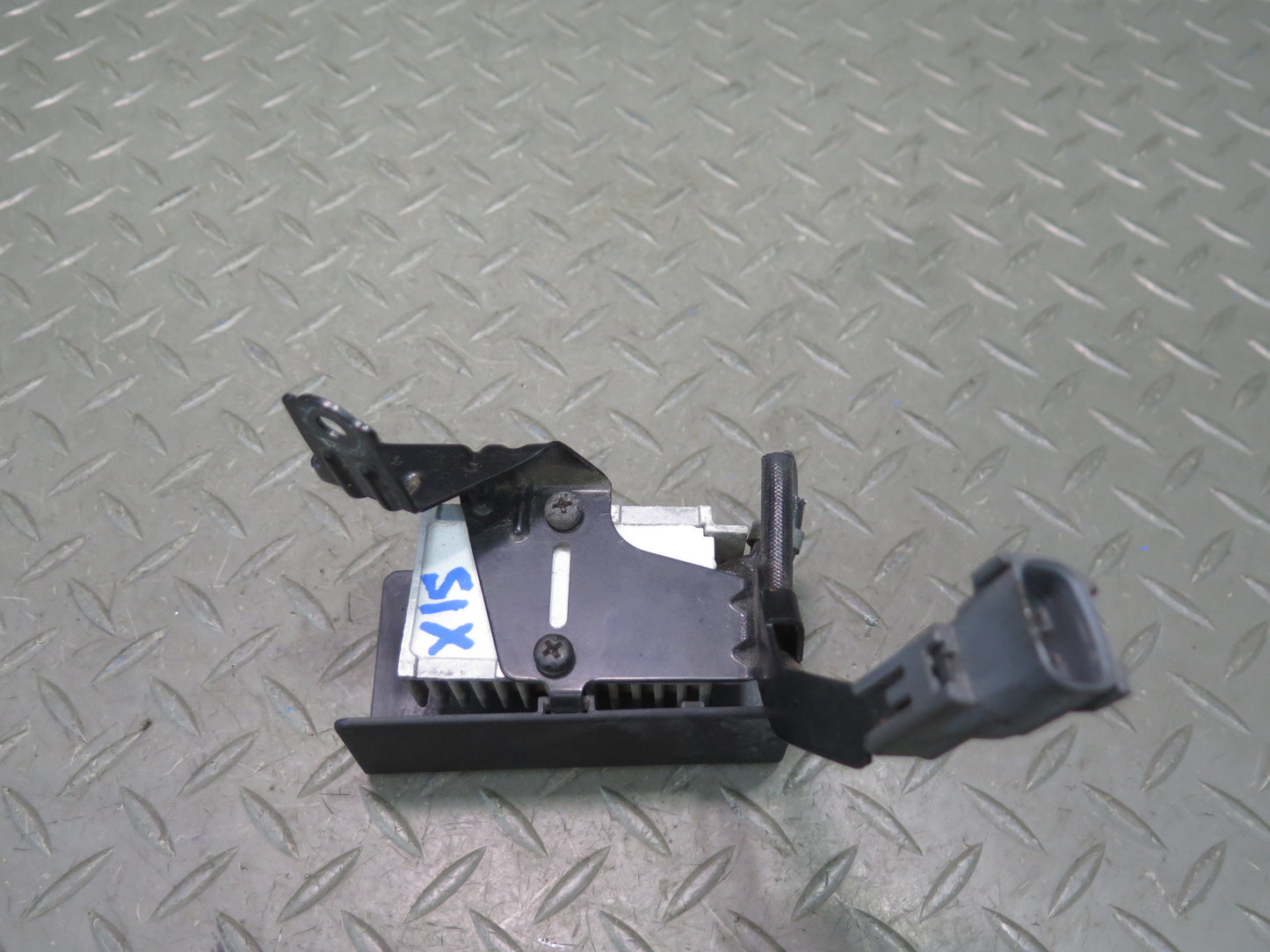 01-05 Lexus IS300 JCE10L Fuel Pump Resistor Module w Bracket Mount OEM