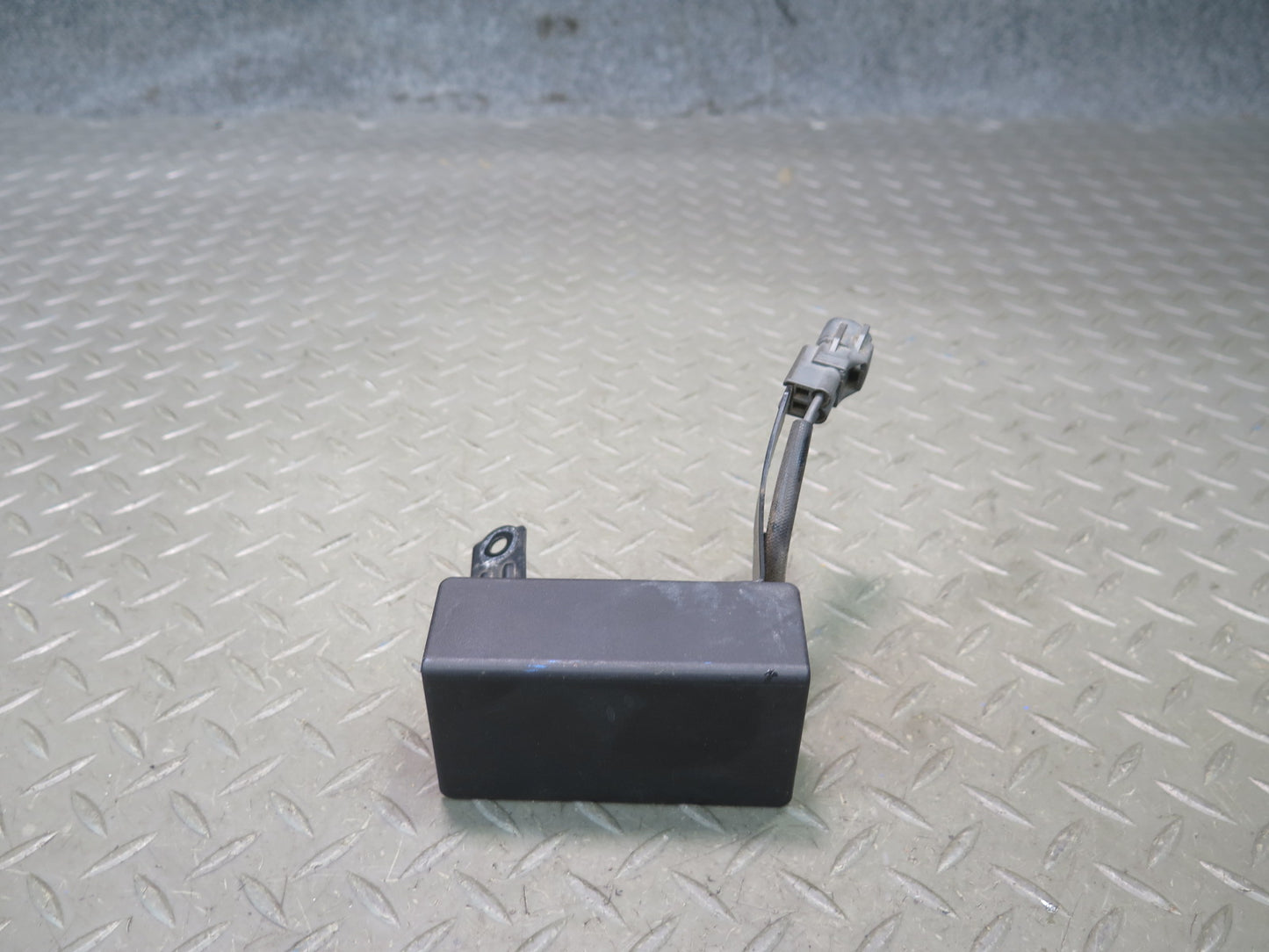 01-05 Lexus IS300 JCE10L Fuel Pump Resistor Module w Bracket Mount OEM