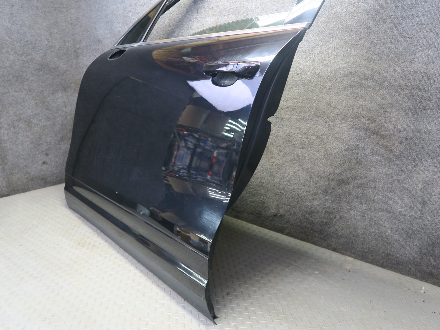 2011-2018 Porsche Cayenne 958 Front Left Side Door Shell Panel W/ Glass Black