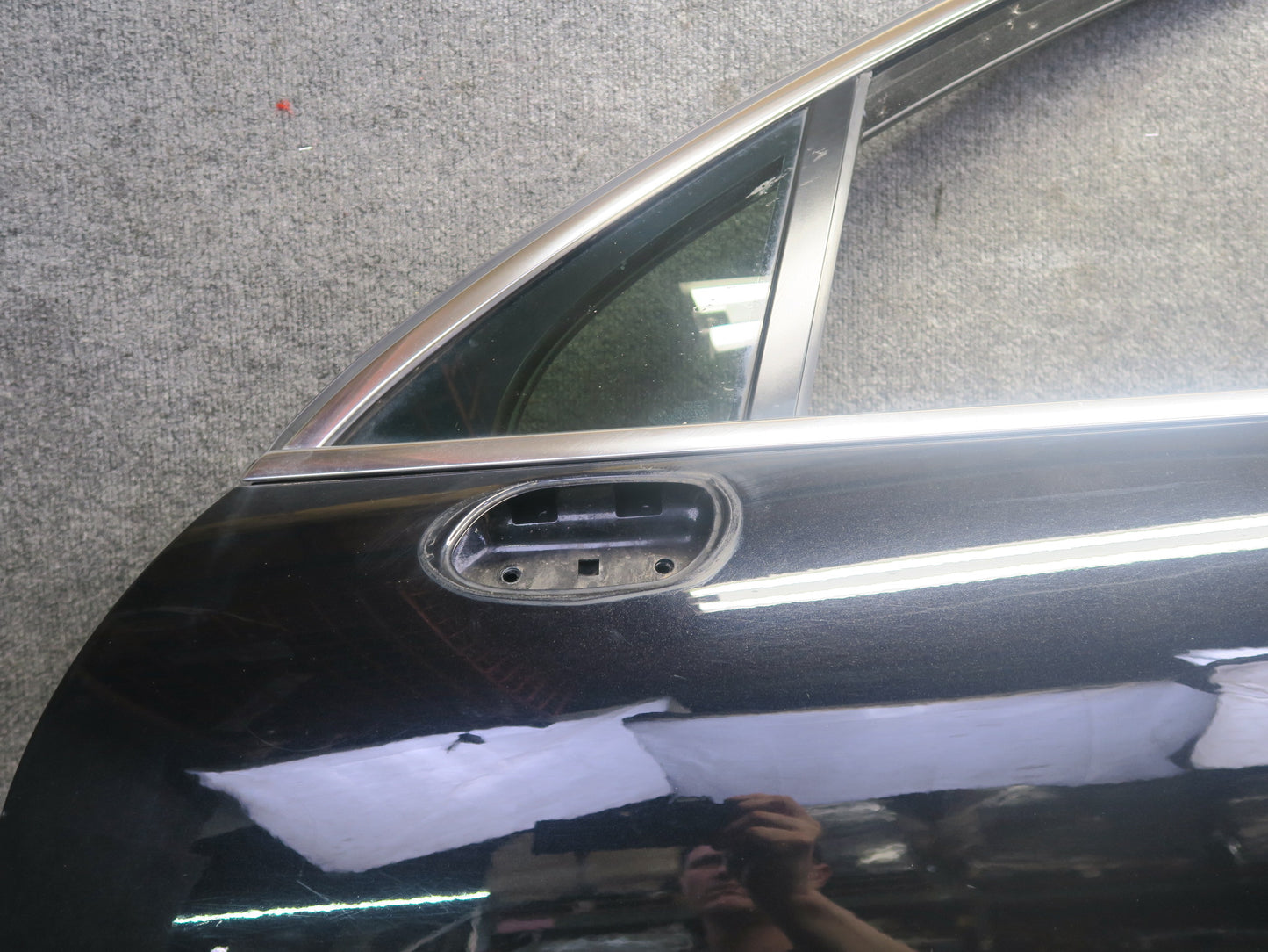 2011-2018 Porsche Cayenne 958 Front Left Side Door Shell Panel W/ Glass Black