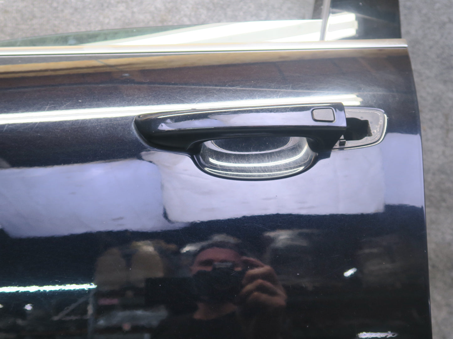 2011-2018 Porsche Cayenne 958 Front Left Side Door Shell Panel W/ Glass Black