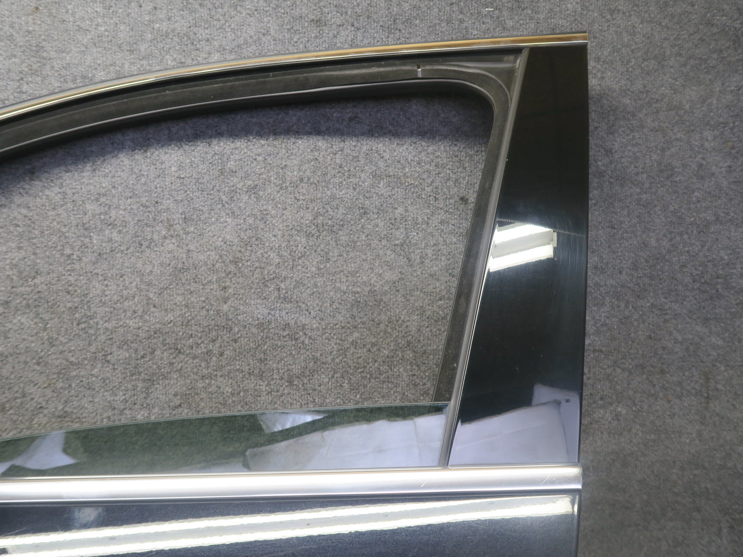 2011-2018 Porsche Cayenne 958 Front Left Side Door Shell Panel W/ Glass Black