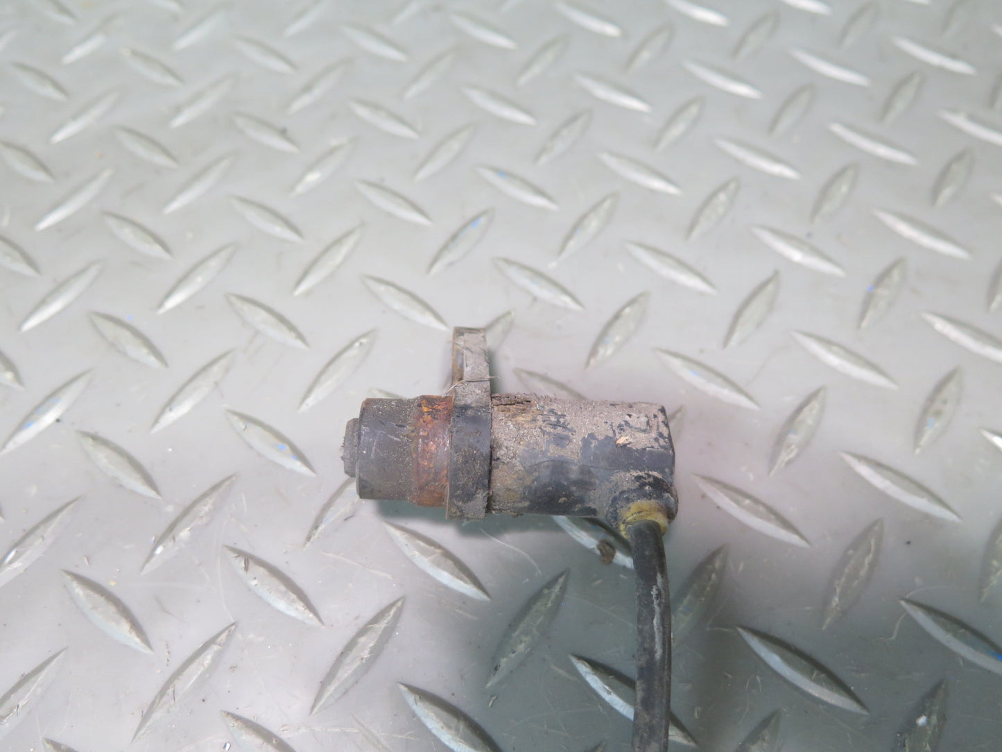 01-05 Lexus JCE10L IS300 Rear Left Wheel ABS Speed Sensor w Mount OEM