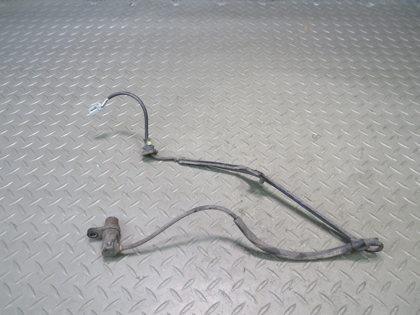 01-05 Lexus JCE10L IS300 Rear Left Wheel ABS Speed Sensor w Mount OEM