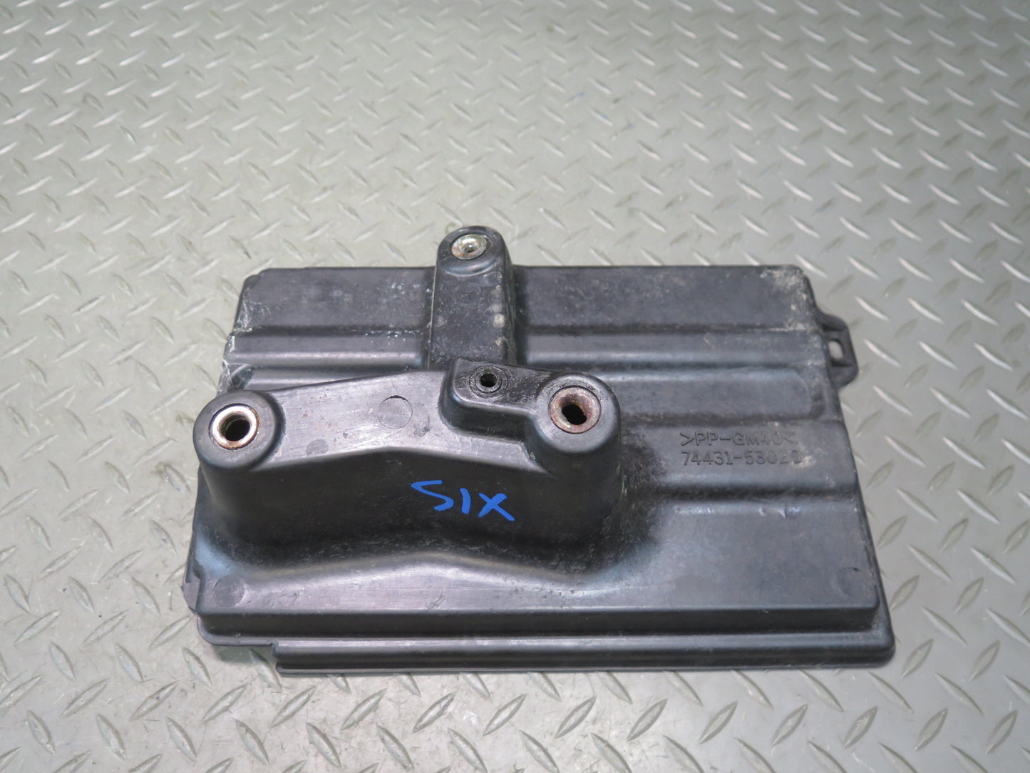 01-05 Lexus JCE10L IS300 Battery Tray Holder Bracket Set OEM