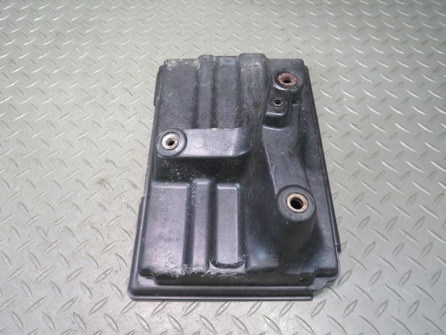 01-05 Lexus JCE10L IS300 Battery Tray Holder Bracket Set OEM