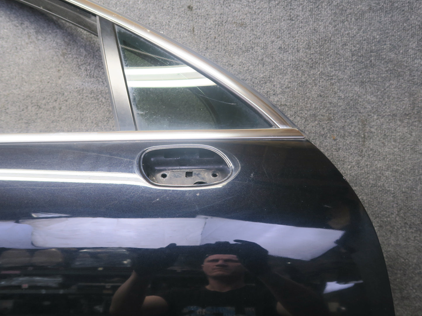 2011-2018 Porsche Cayenne 958 Front Right Side Door Shell Panel W/ Glass Black