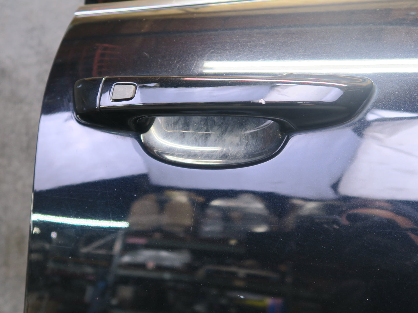 2011-2018 Porsche Cayenne 958 Front Right Side Door Shell Panel W/ Glass Black