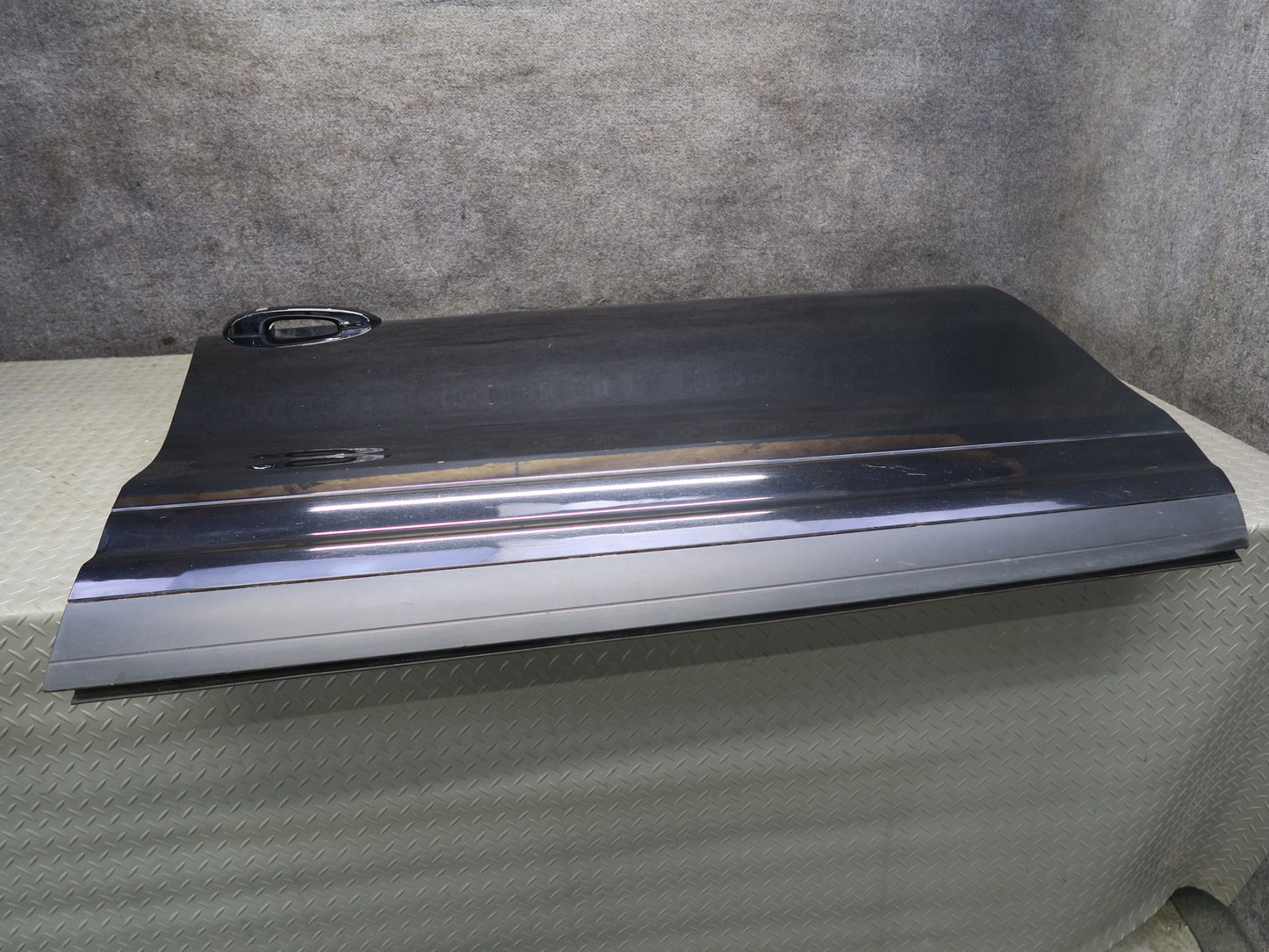 2011-2018 Porsche Cayenne 958 Front Right Side Door Shell Panel W/ Glass Black