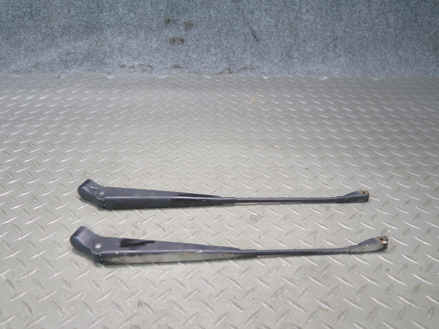 79-83 Datsun Nissan 280ZX S130 2+0 Set of 2 Front Windshield Wiper Arm OEM