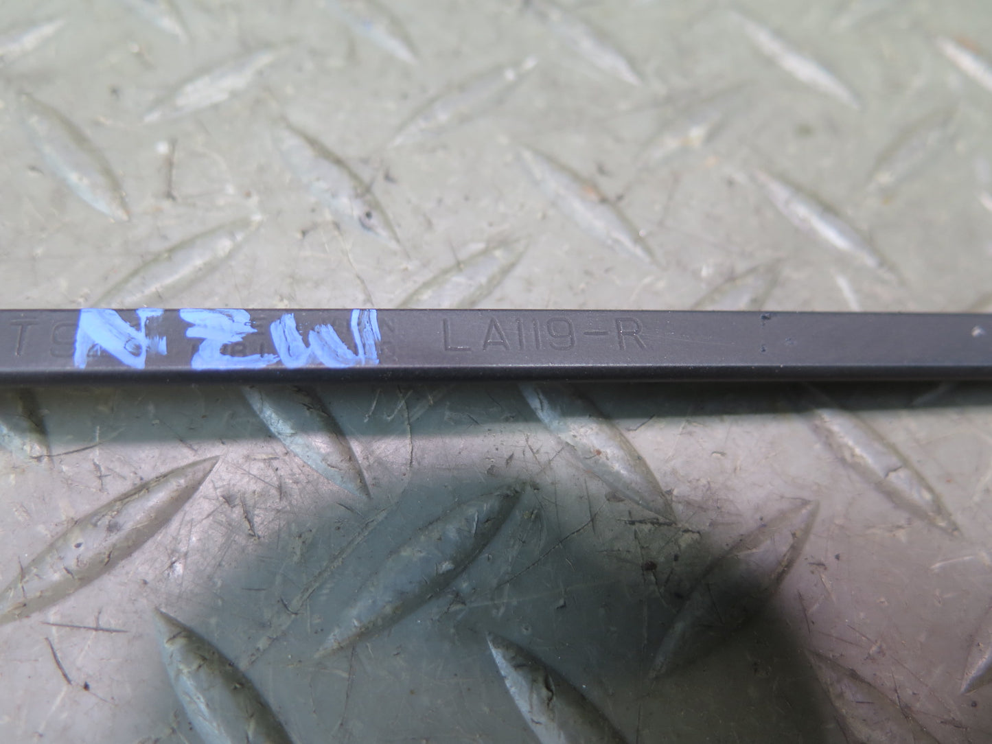 79-83 Datsun Nissan 280ZX S130 2+0 Set of 2 Front Windshield Wiper Arm OEM