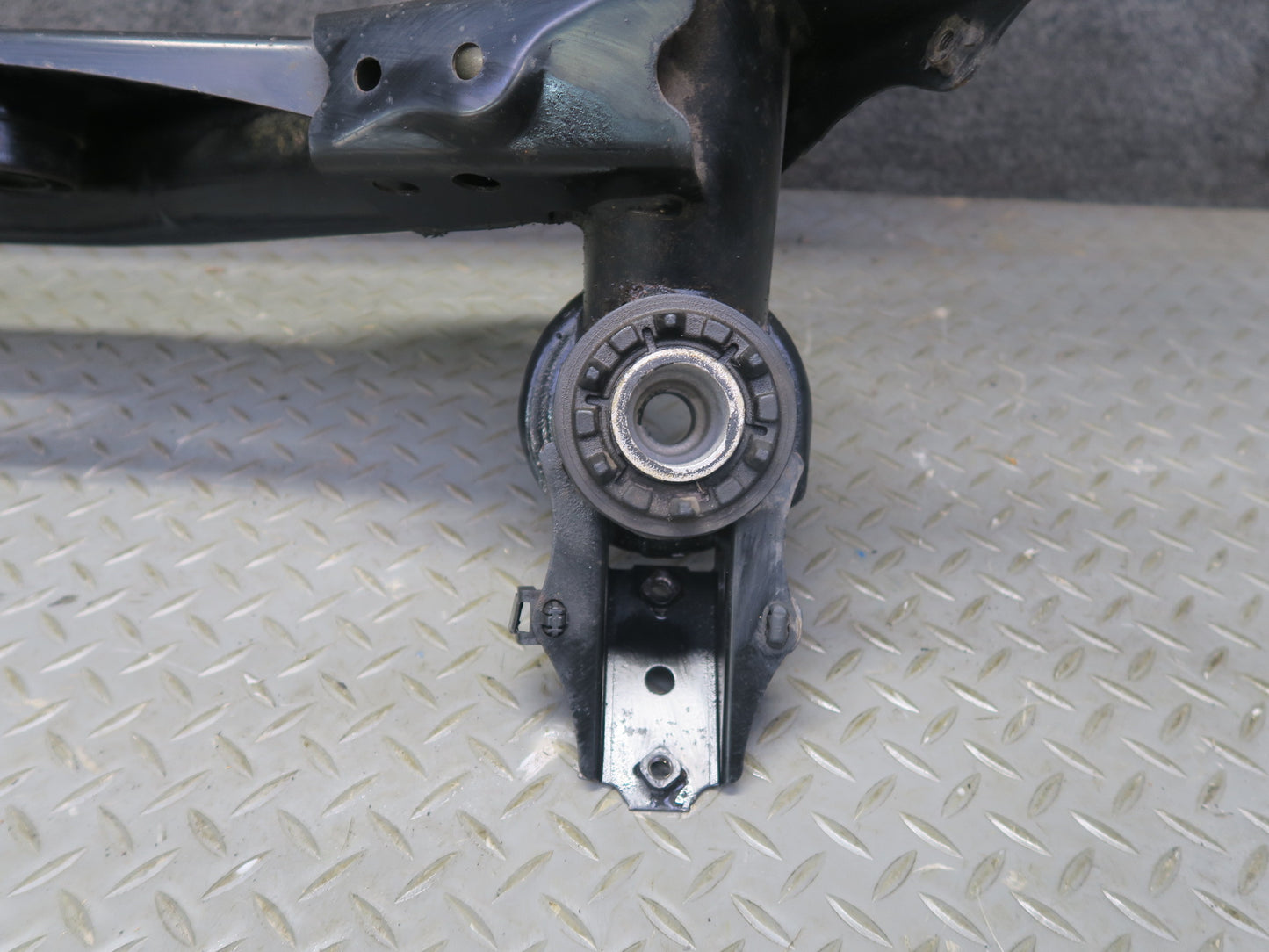 98-00 Lexus UCF20 LS400 RWD Rear Suspension Crossmember Sub Frame Subframe OEM