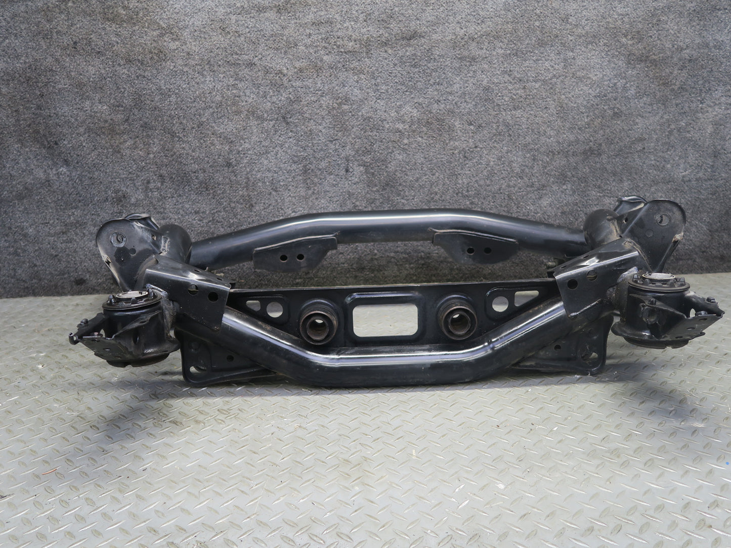 98-00 Lexus UCF20 LS400 RWD Rear Suspension Crossmember Sub Frame Subframe OEM