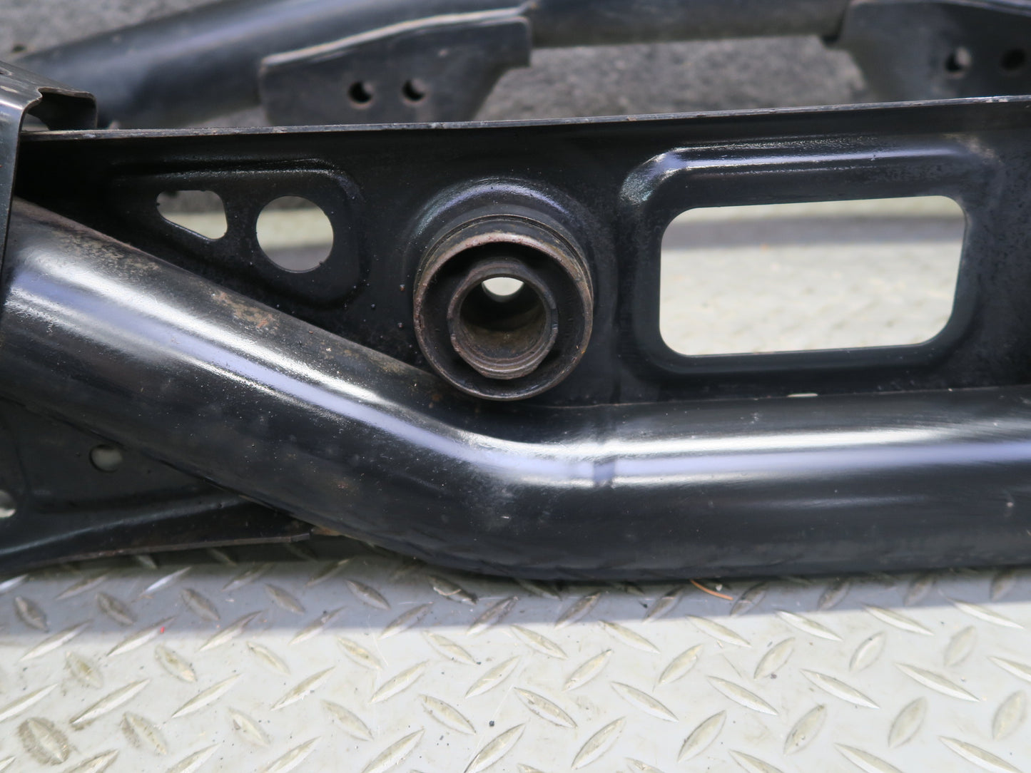 98-00 Lexus UCF20 LS400 RWD Rear Suspension Crossmember Sub Frame Subframe OEM