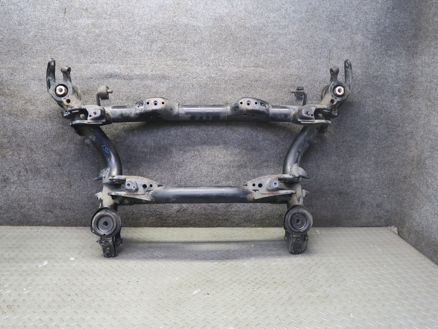 98-00 Lexus UCF20 LS400 RWD Rear Suspension Crossmember Sub Frame Subframe OEM
