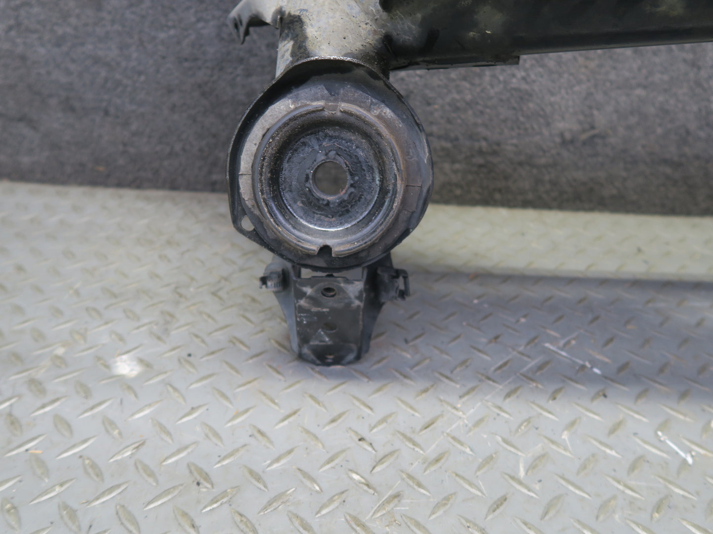 98-00 Lexus UCF20 LS400 RWD Rear Suspension Crossmember Sub Frame Subframe OEM