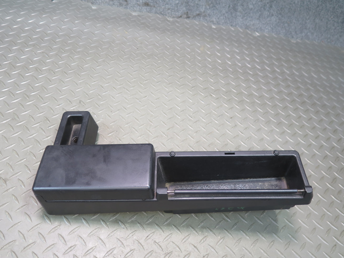 96-02 BMW E36/7 Z3 Center Console Armrest CUP Holder w Valet Insert 1469516 OEM