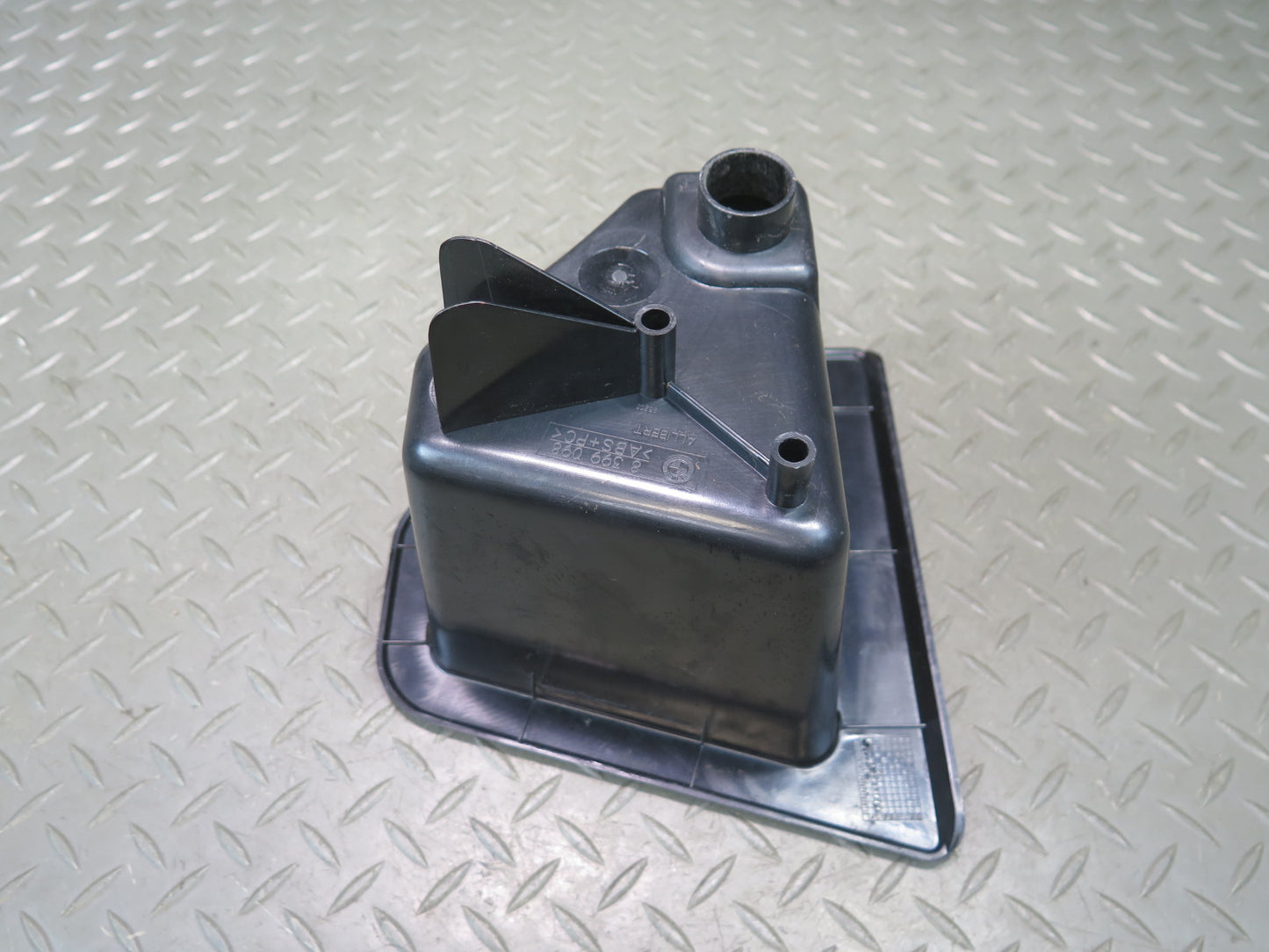 96-02 BMW E36/7 Z3 Rear Right Trunk Compartment Storage BIN Box 8399098 OEM