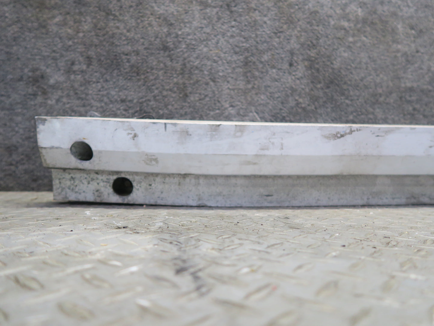 01-05 Lexus JCE10L IS300 Sedan Rear Bumper Impact Reinforcement Bar OEM