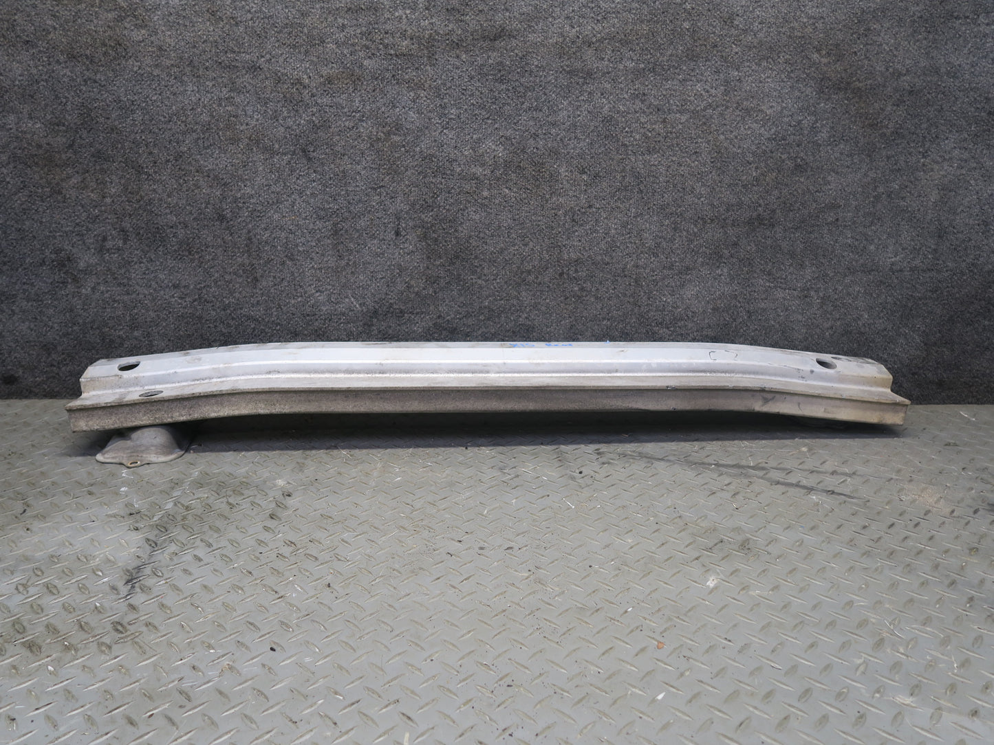 01-05 Lexus JCE10L IS300 Sedan Rear Bumper Impact Reinforcement Bar OEM
