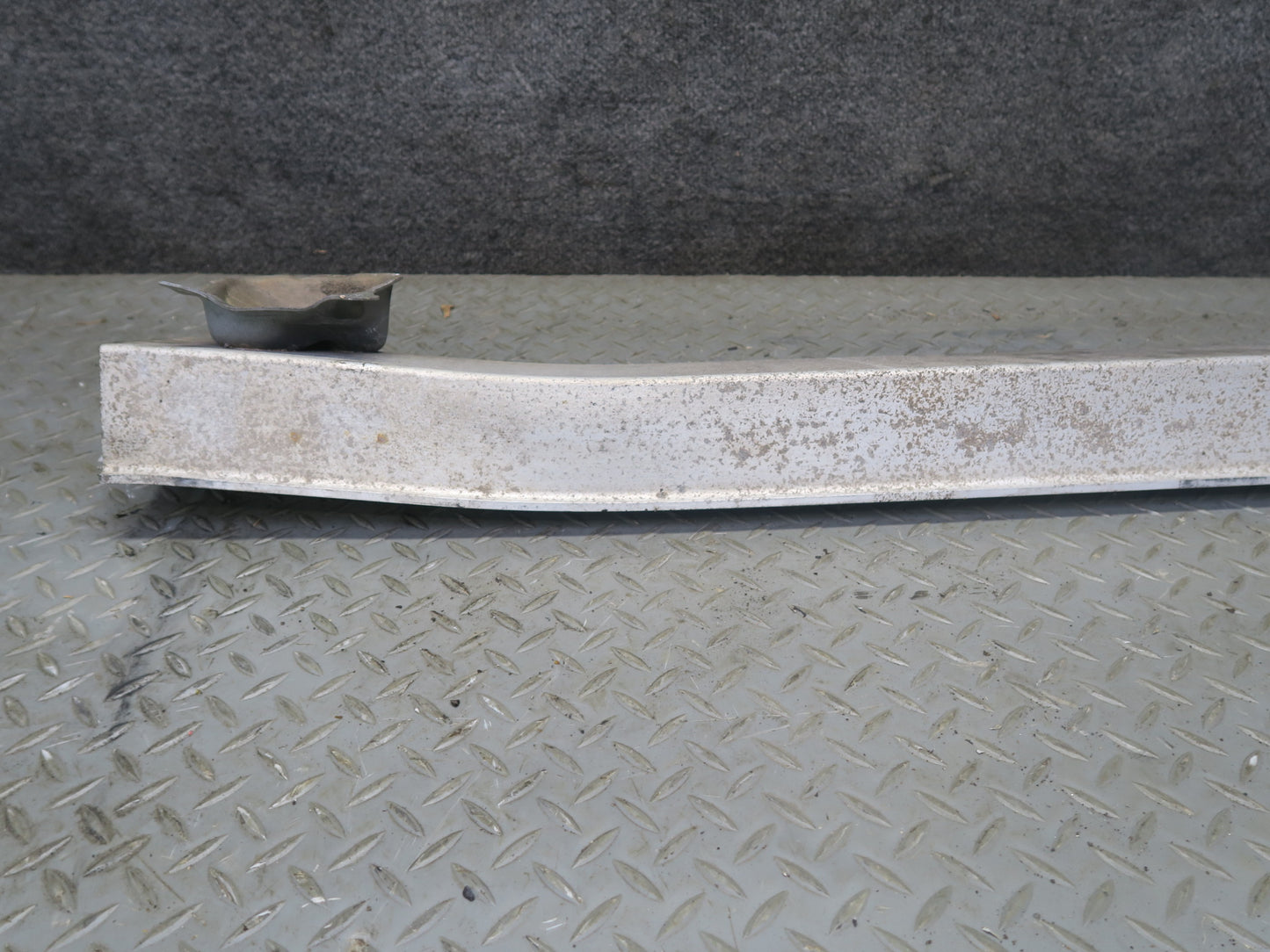01-05 Lexus JCE10L IS300 Sedan Rear Bumper Impact Reinforcement Bar OEM