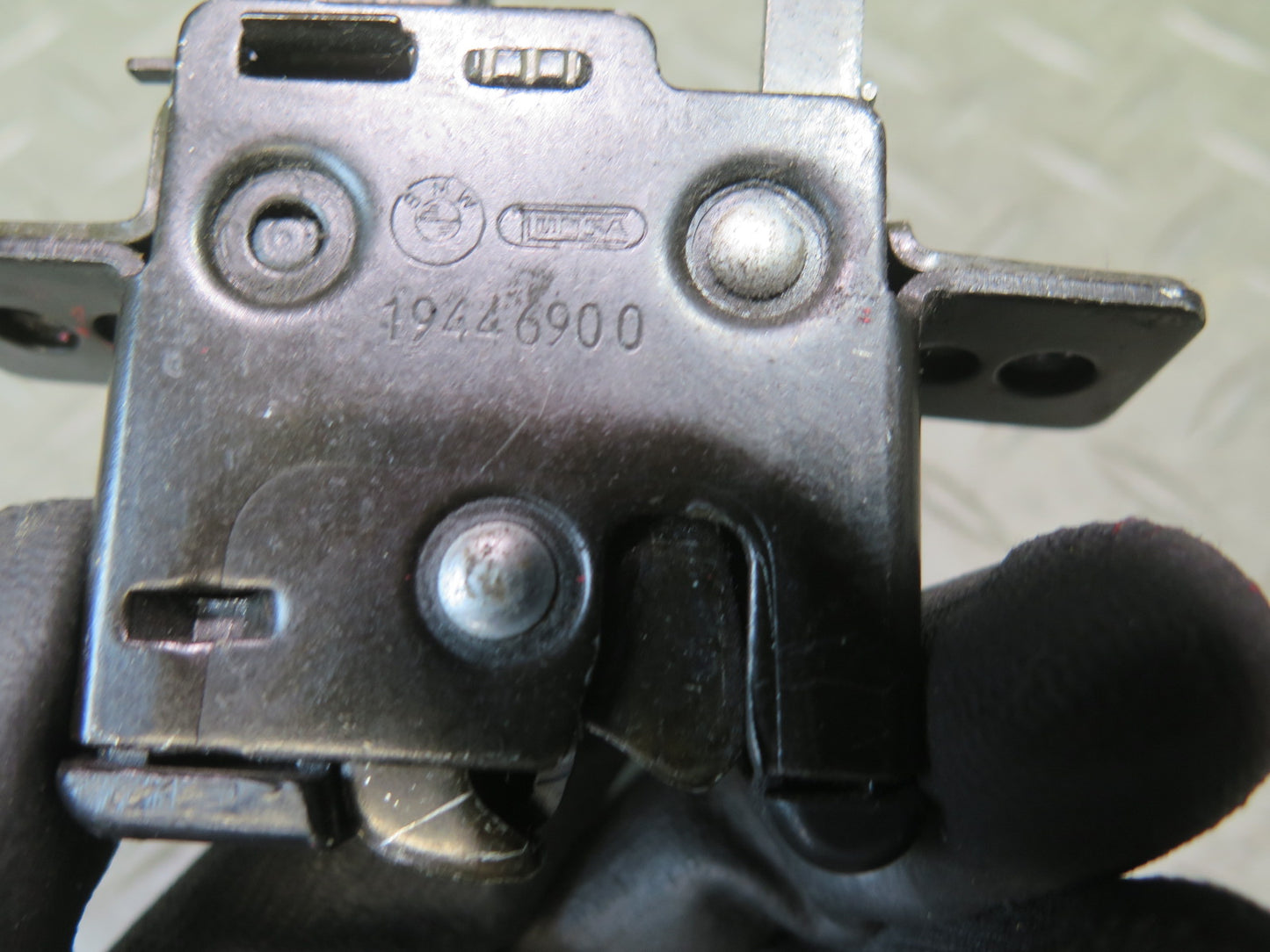 96-02 BMW E36/7 Z3 Roadster Rear Trunk Lid Lock Latch Actuator 1944690 OEM