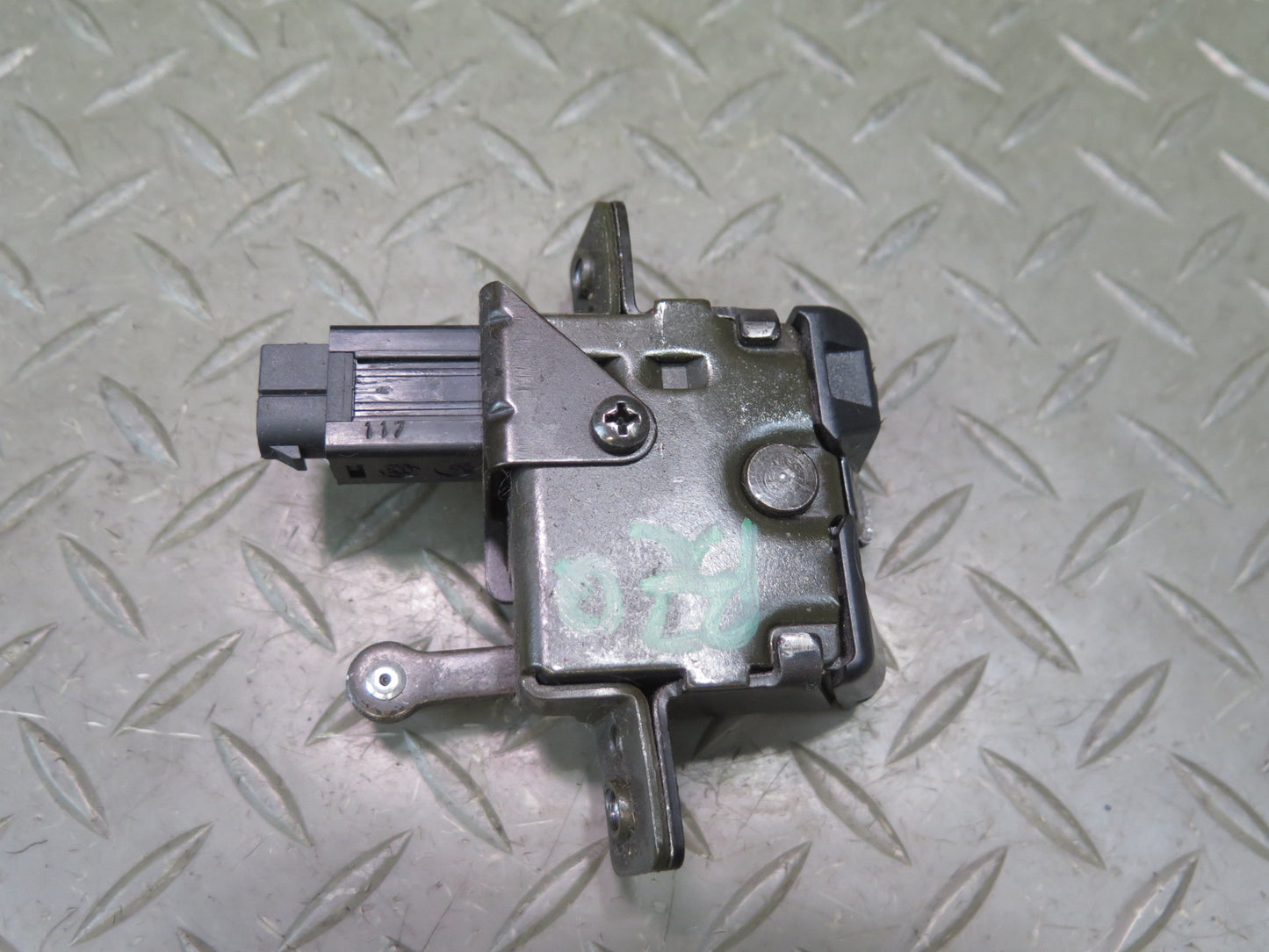 96-02 BMW E36/7 Z3 Roadster Rear Trunk Lid Lock Latch Actuator 1944690 OEM