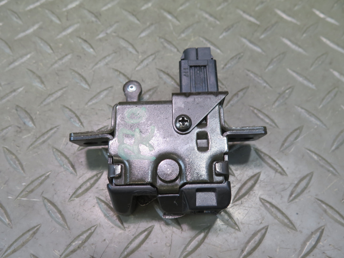 96-02 BMW E36/7 Z3 Roadster Rear Trunk Lid Lock Latch Actuator 1944690 OEM